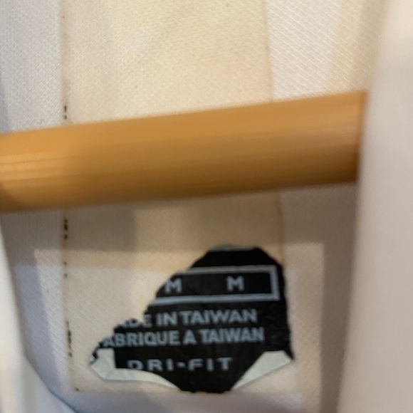 Men’s Nike ACG Dry-Fit Shirt - Picture 4 of 4